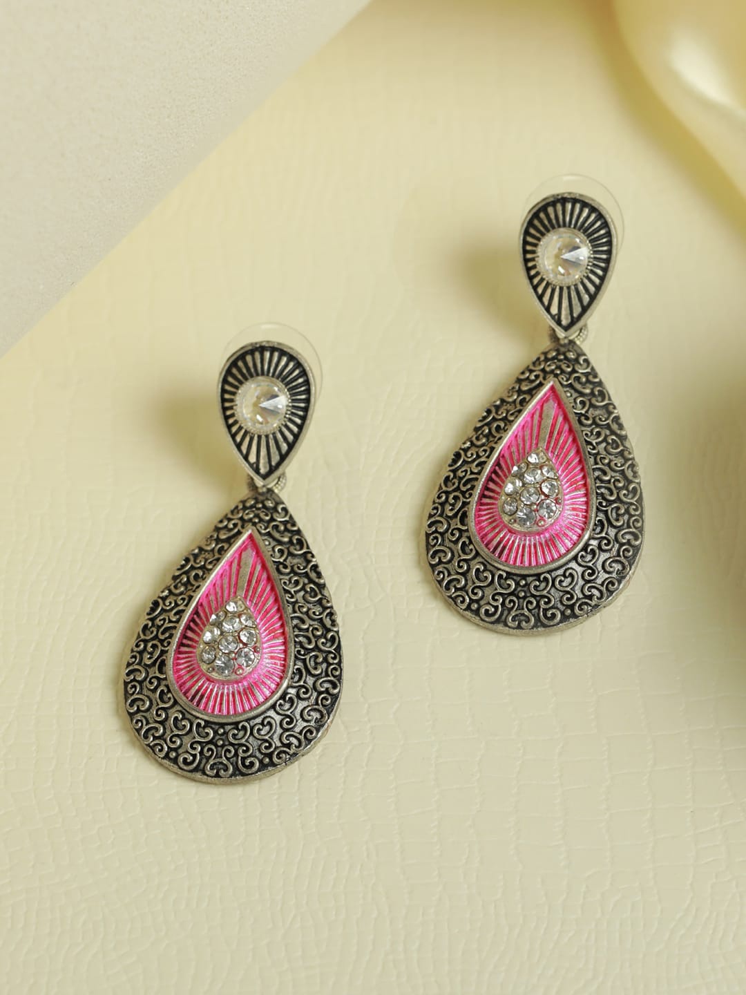 

Priyaasi Silver-Toned & Pink Teardrop Shaped Drop Earrings