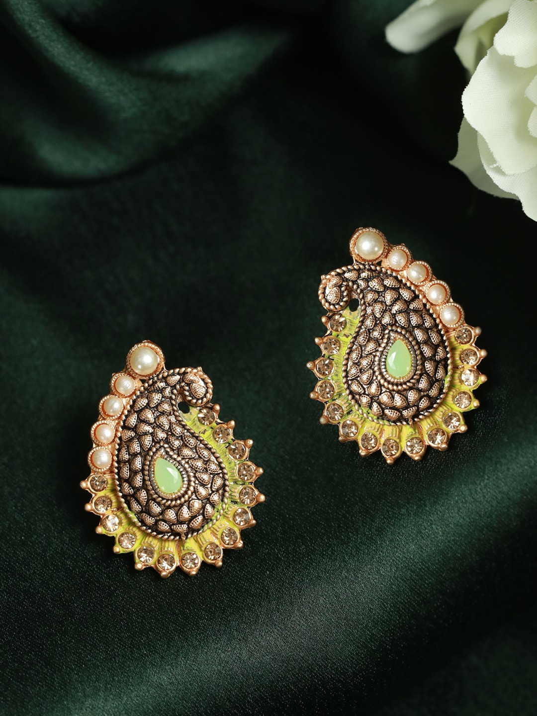 

Priyaasi Gold-Plated Green Paisley Shaped Studs Earrings