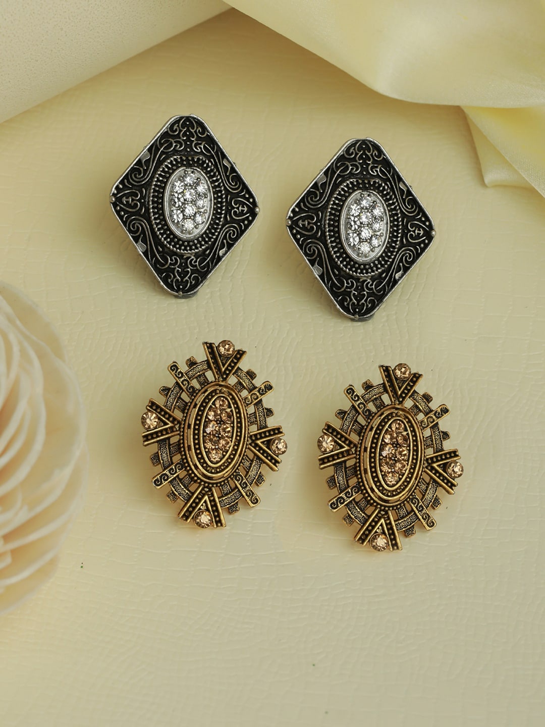 

Priyaasi Silver-Toned & Gold-Toned Set of 2 Studs Earrings