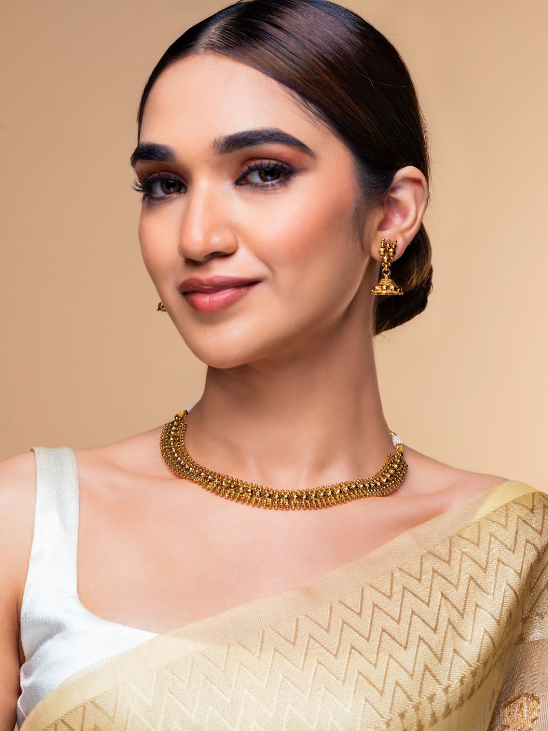 

Priyaasi Gold-Plated Traditional Jewellery Set