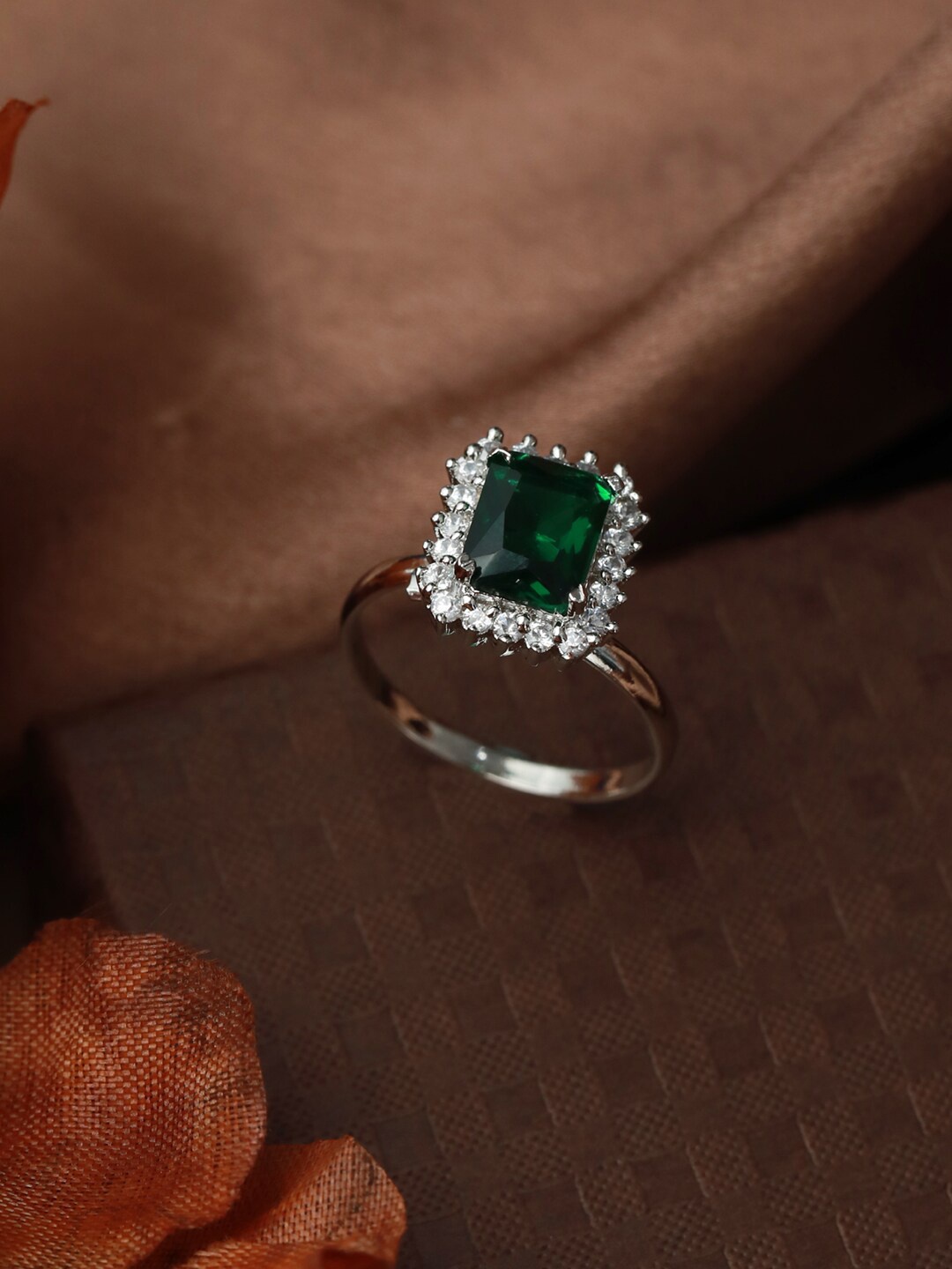 

Priyaasi Silver Plated Silver Emerald American Diamond Studded Finger Ring