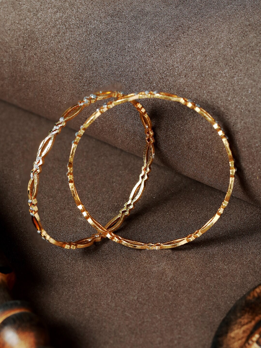 

Priyaasi Set Of 2 Gold-Plated Shimmered Bangles
