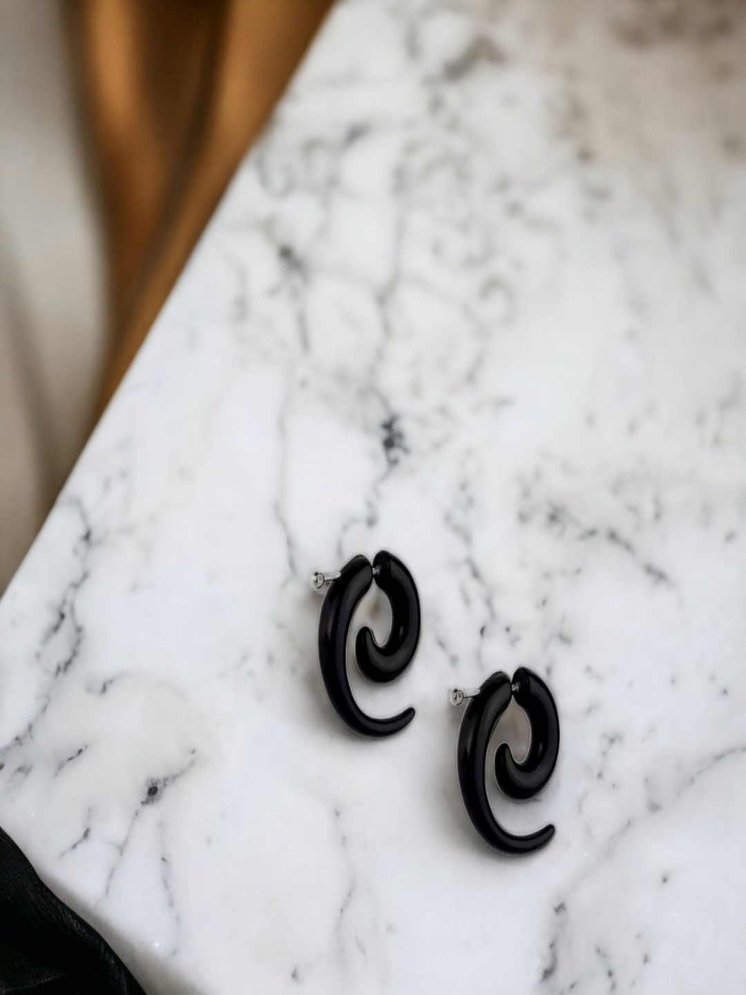 

Goldnera Black Contemporary Studs Earrings