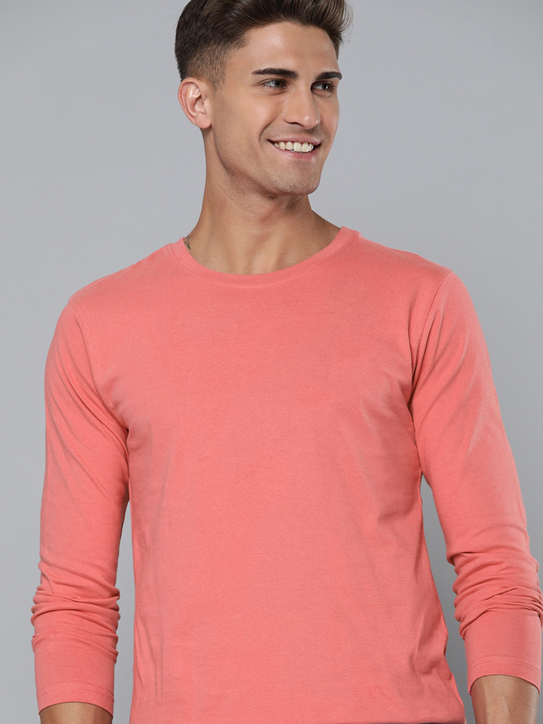 

Mast & Harbour Men Coral Pink Solid Pure Cotton T-shirt