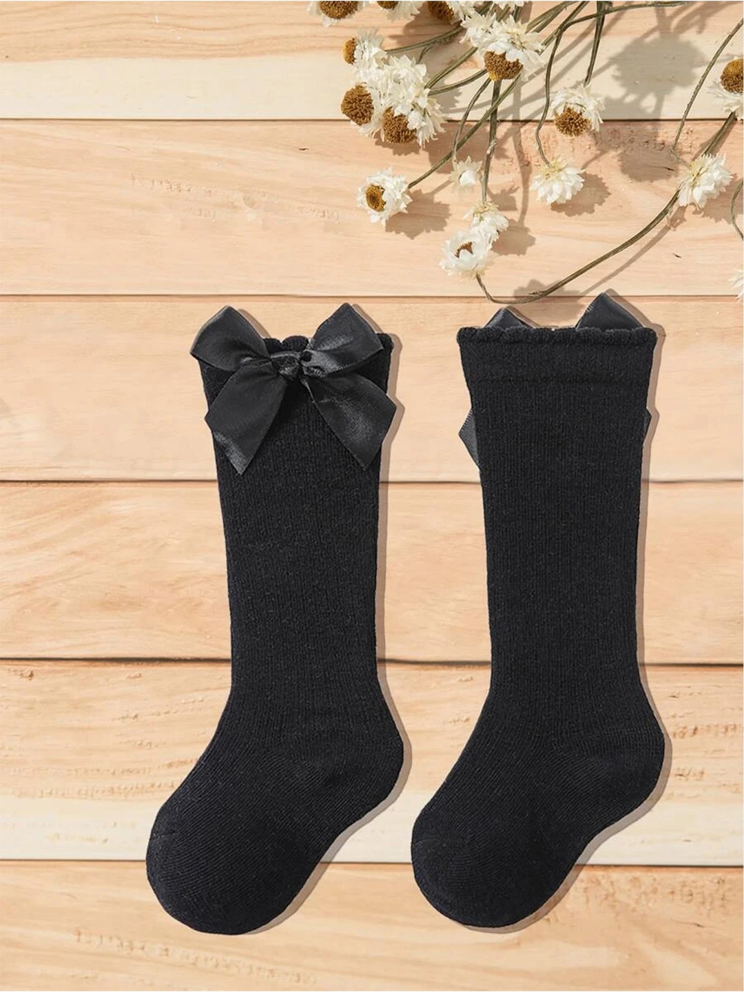 

EL REGALO Girls Black Solid Calf-Length Socks