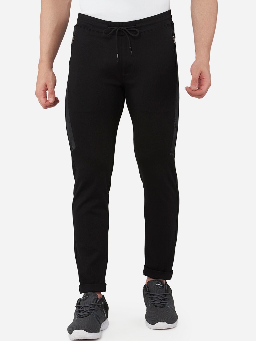 

beevee Men Black Solid Track Pants