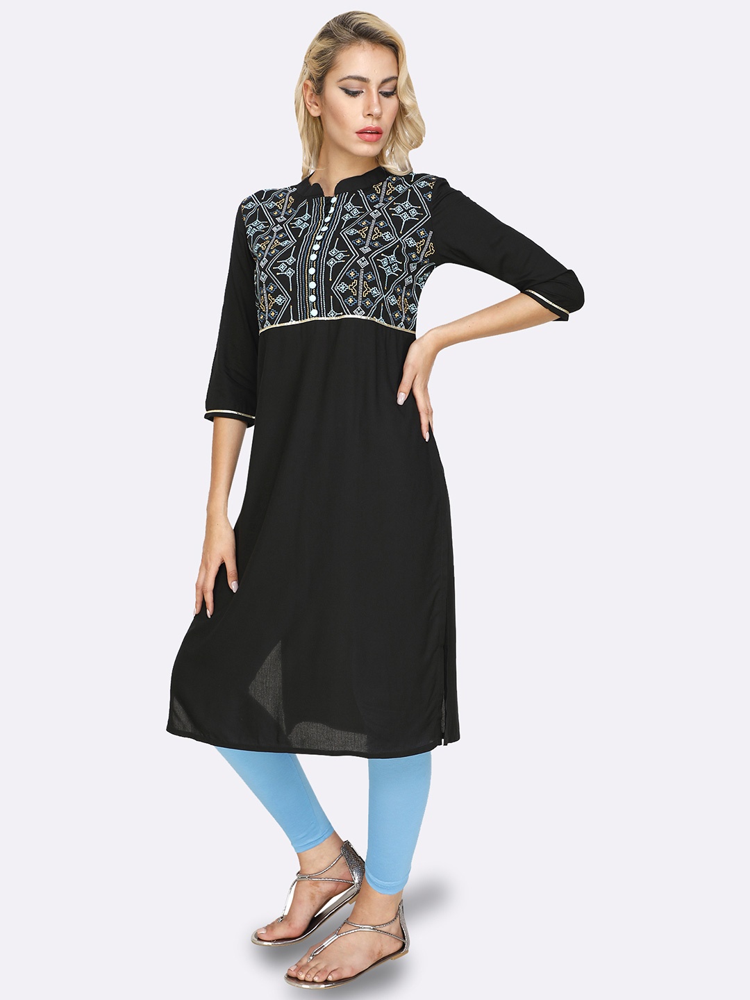 

shashvi Women Black & White Geometric Embroidered Kurta