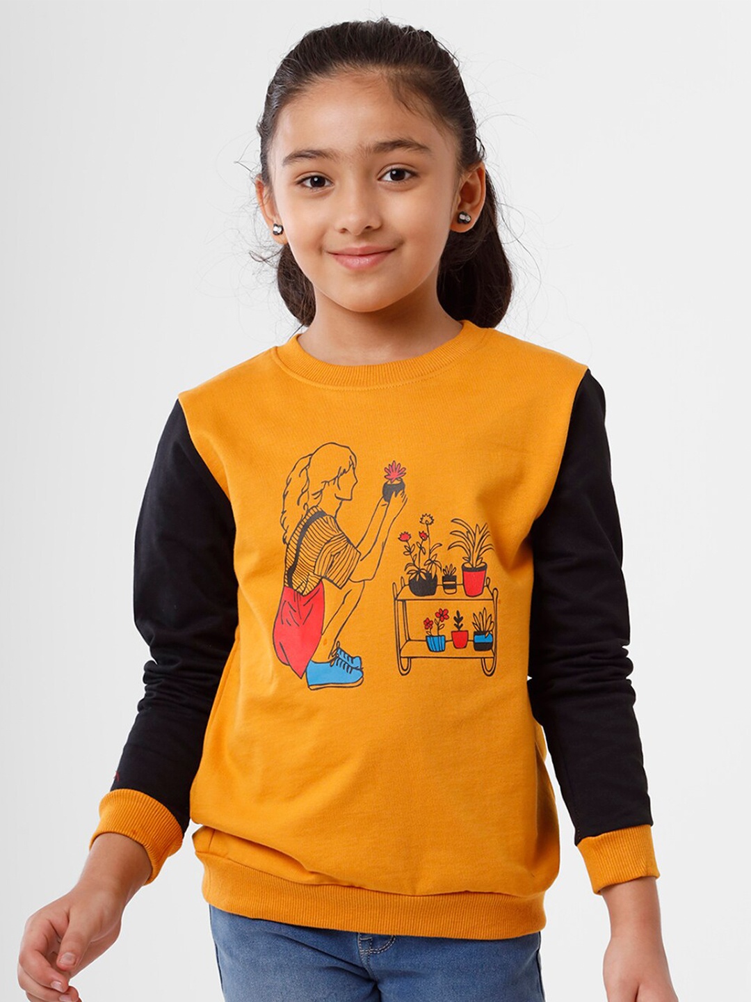 

De Moza Girls Mustard & Black Printed Pure Cotton Sweatshirt