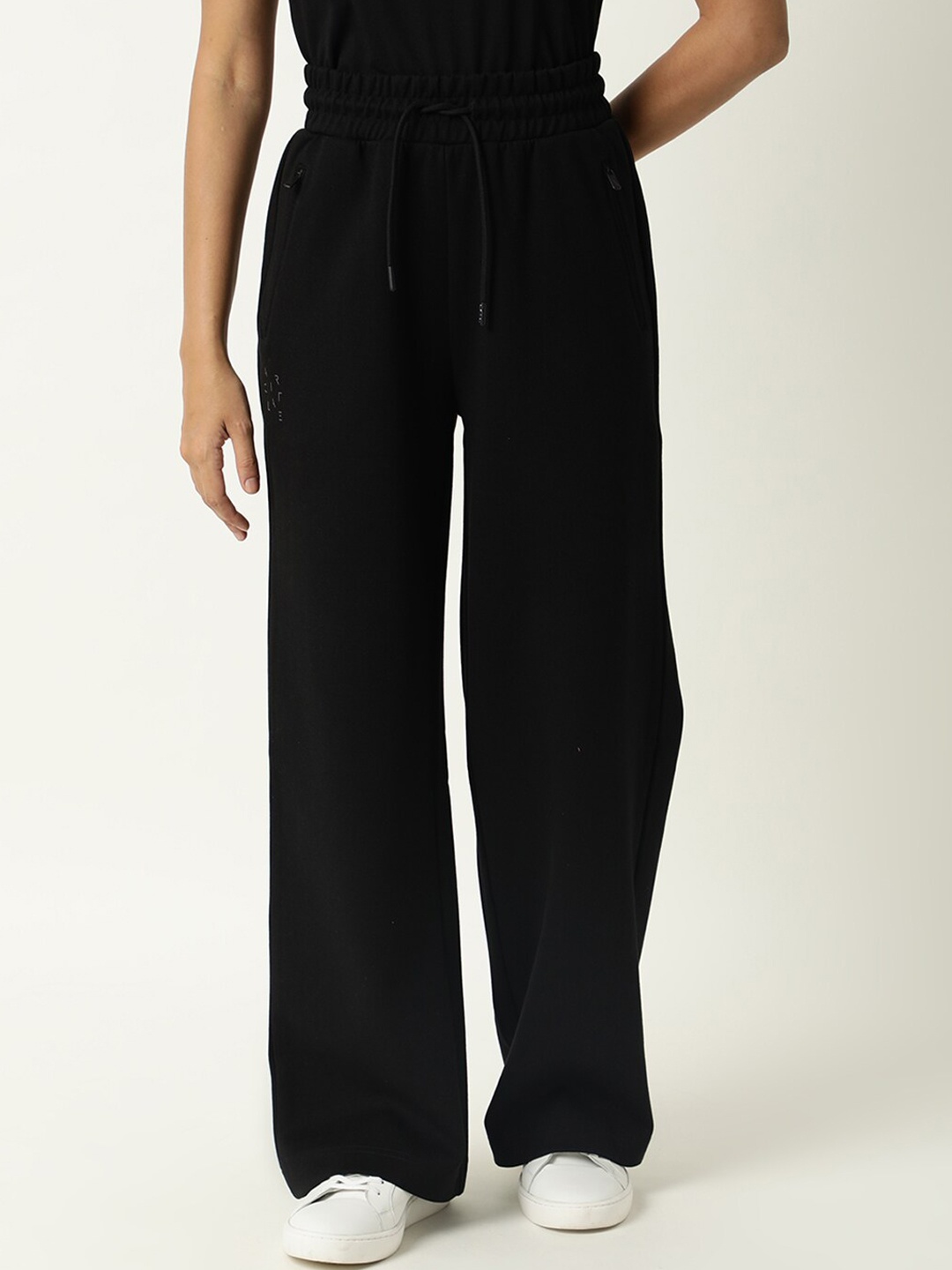 

ARTICALE Women Black Solid Slim-Fit Track Pants