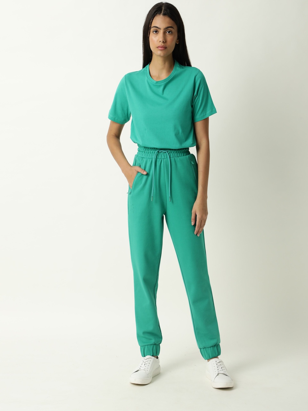 

ARTICALE Women Green Solid Slim-Fit Joggers