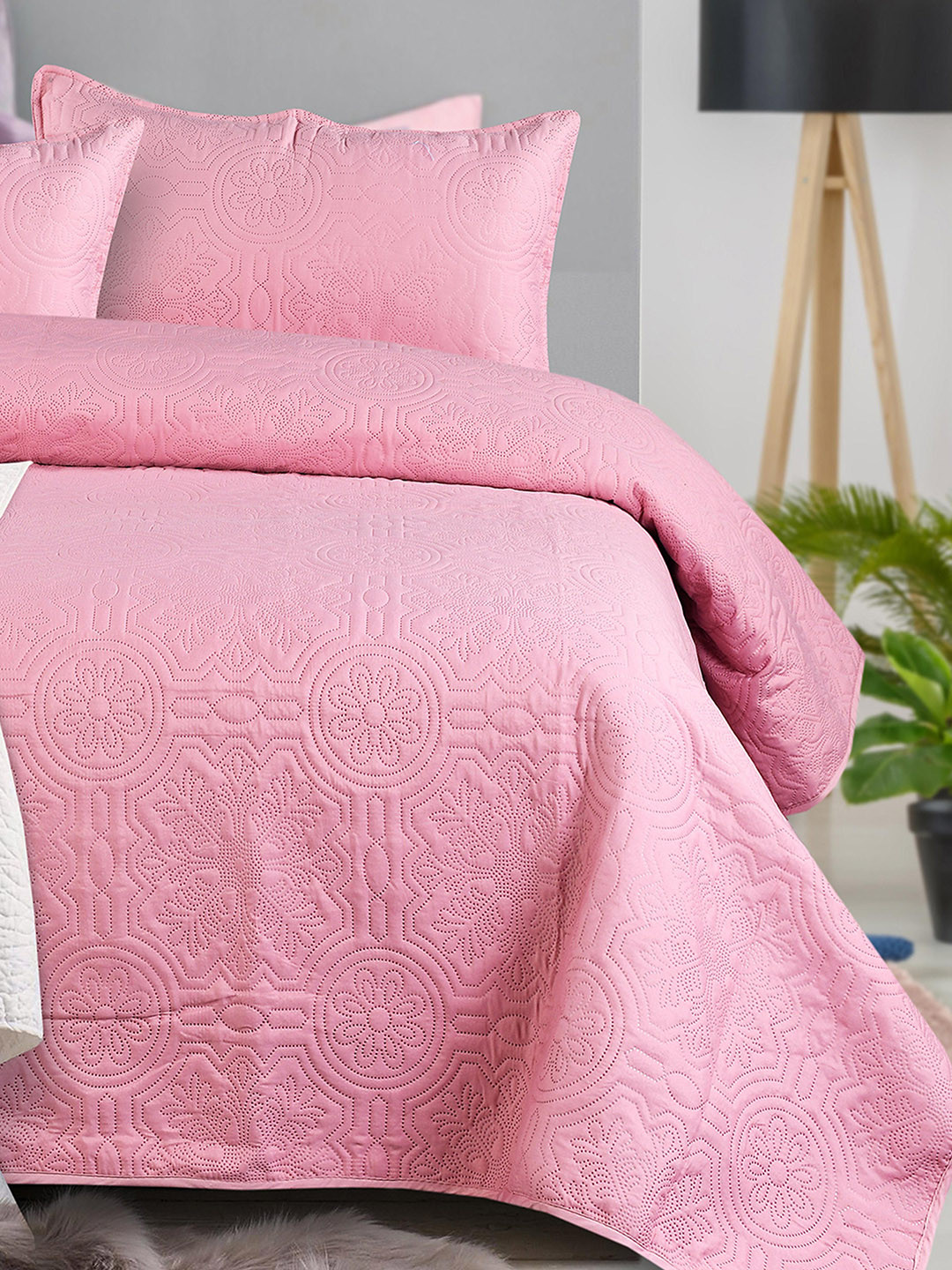 

LABHAM Pink Printed 180 TC Pure Cotton Double King Bed Cover With 2 Pillow Covers