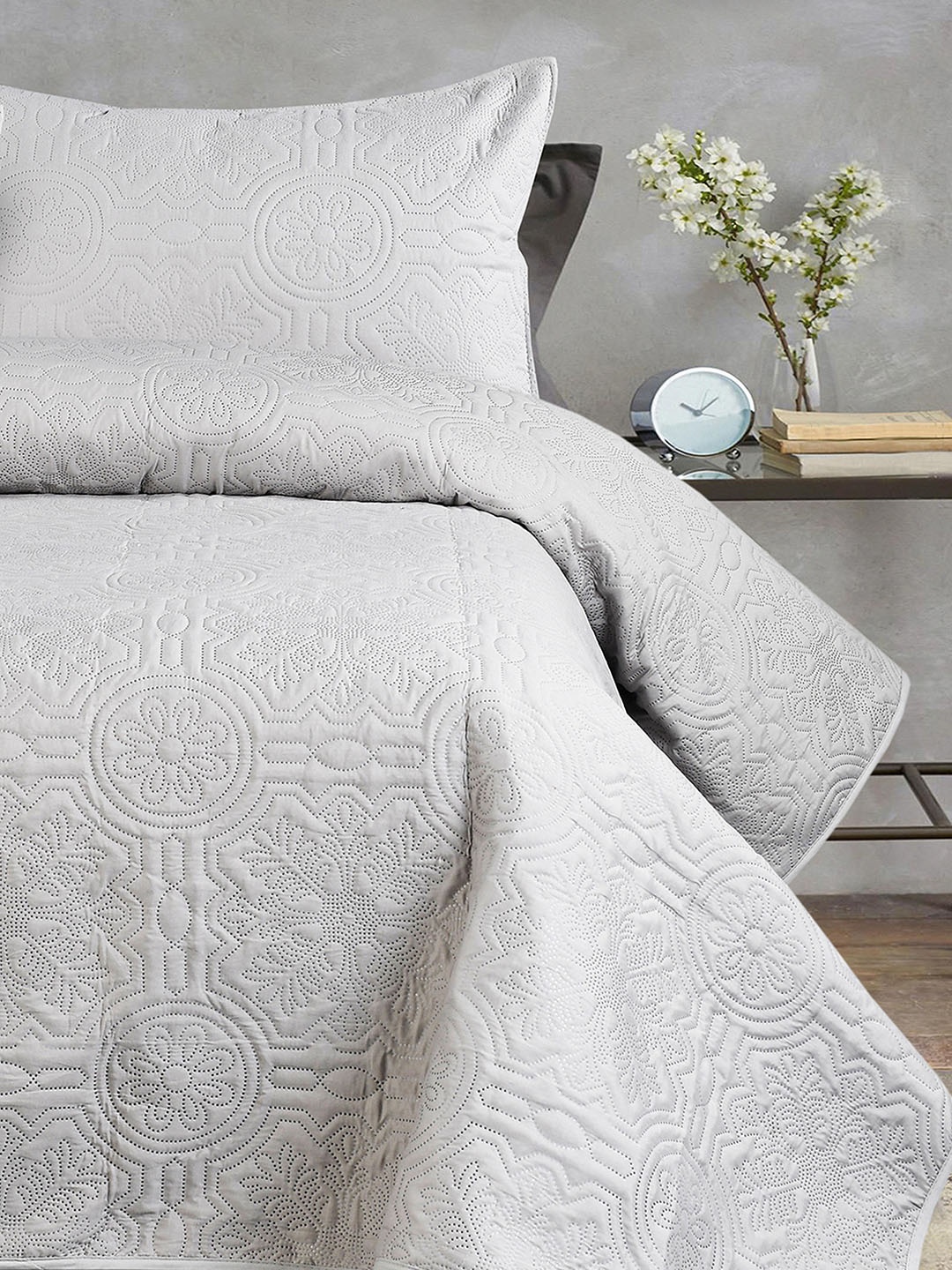 

LABHAM Grey Patterned 240 TC Pure Cotton King Size Bed Covers
