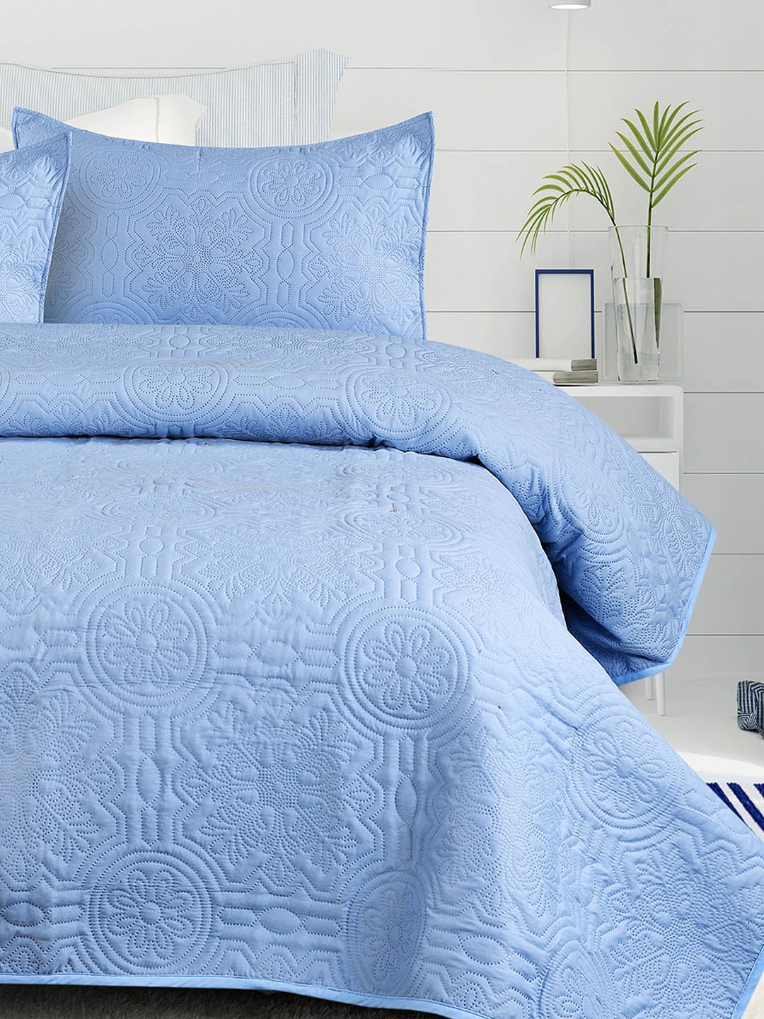 

LABHAM Blue Printed Cotton Bed Covers With 2 Pillow Covers