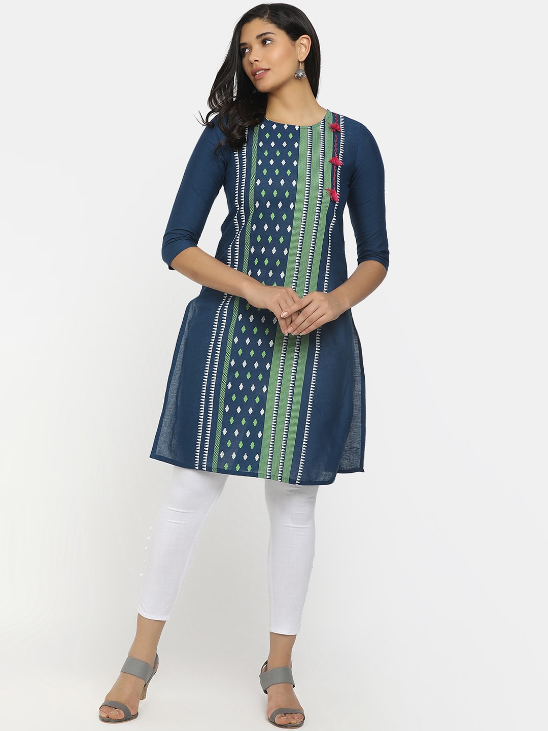 

V-Mart Women Navy Blue Geometric Printed Cotton Kurta