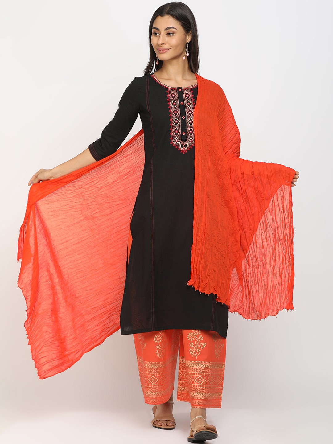 

V-Mart Women Black Thread Work Kurta