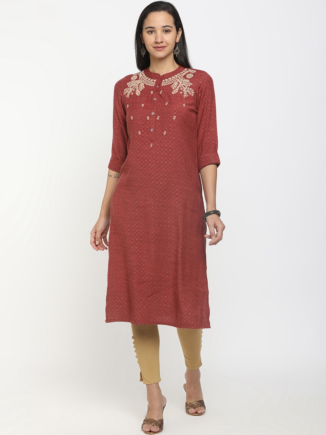 

V-Mart Women Maroon Embroidered Thread Work Kurta