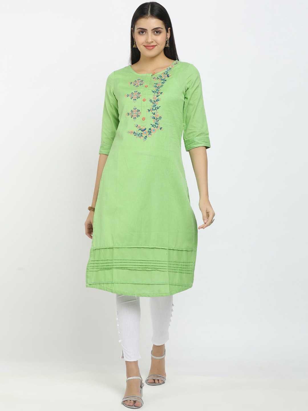 

V-Mart Women Green Floral Embroidered Thread Work Kurta