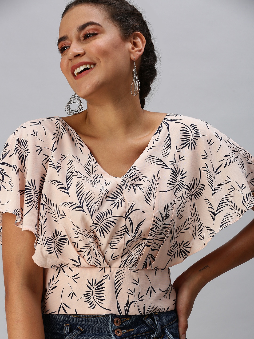 

SHOWOFF Peach-Coloured Tropical Print Crepe Top
