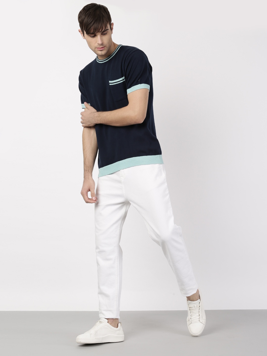 

ether Men Navy Blue Solid Round Flat Knit Neck T-shirt With Patch Pockets & Contrast Ribs