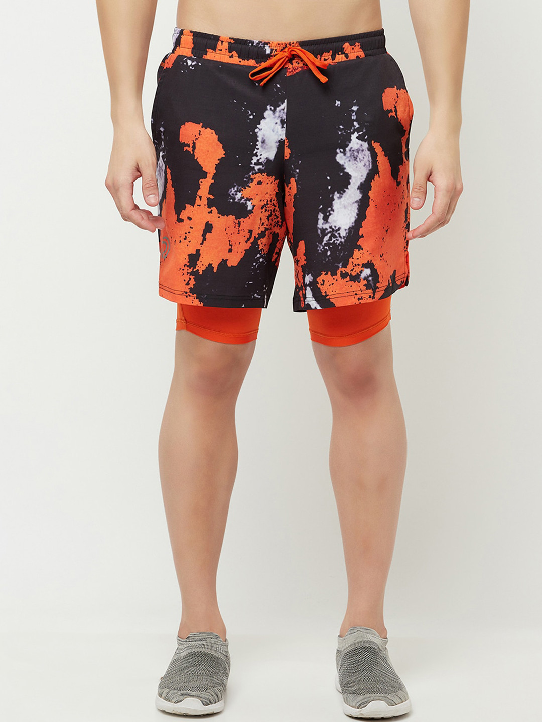 

Truerevo Men Black Printed Low-Rise Running Shorts