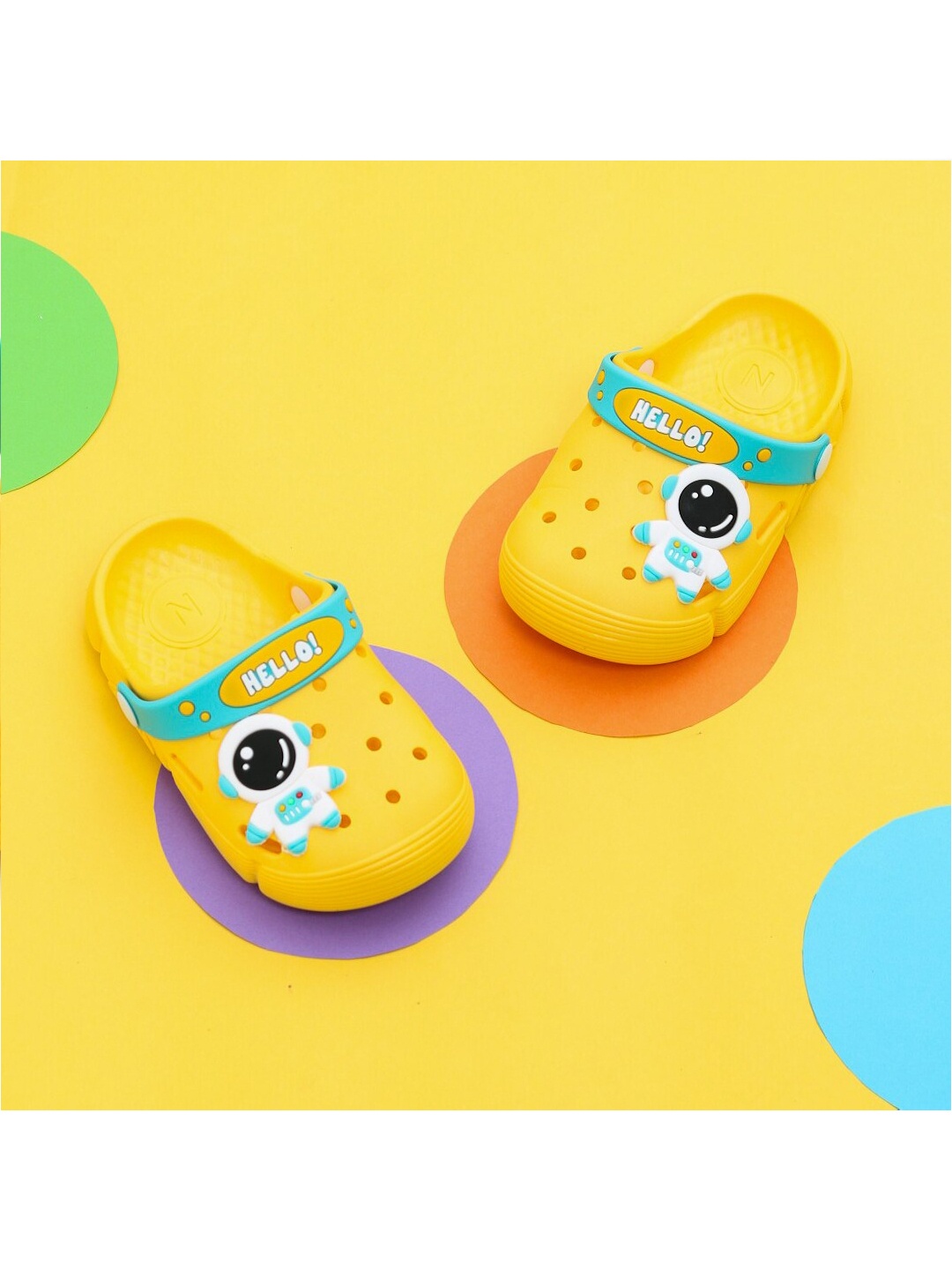 

Yellow Bee Boys Yellow & White Astro Clogs