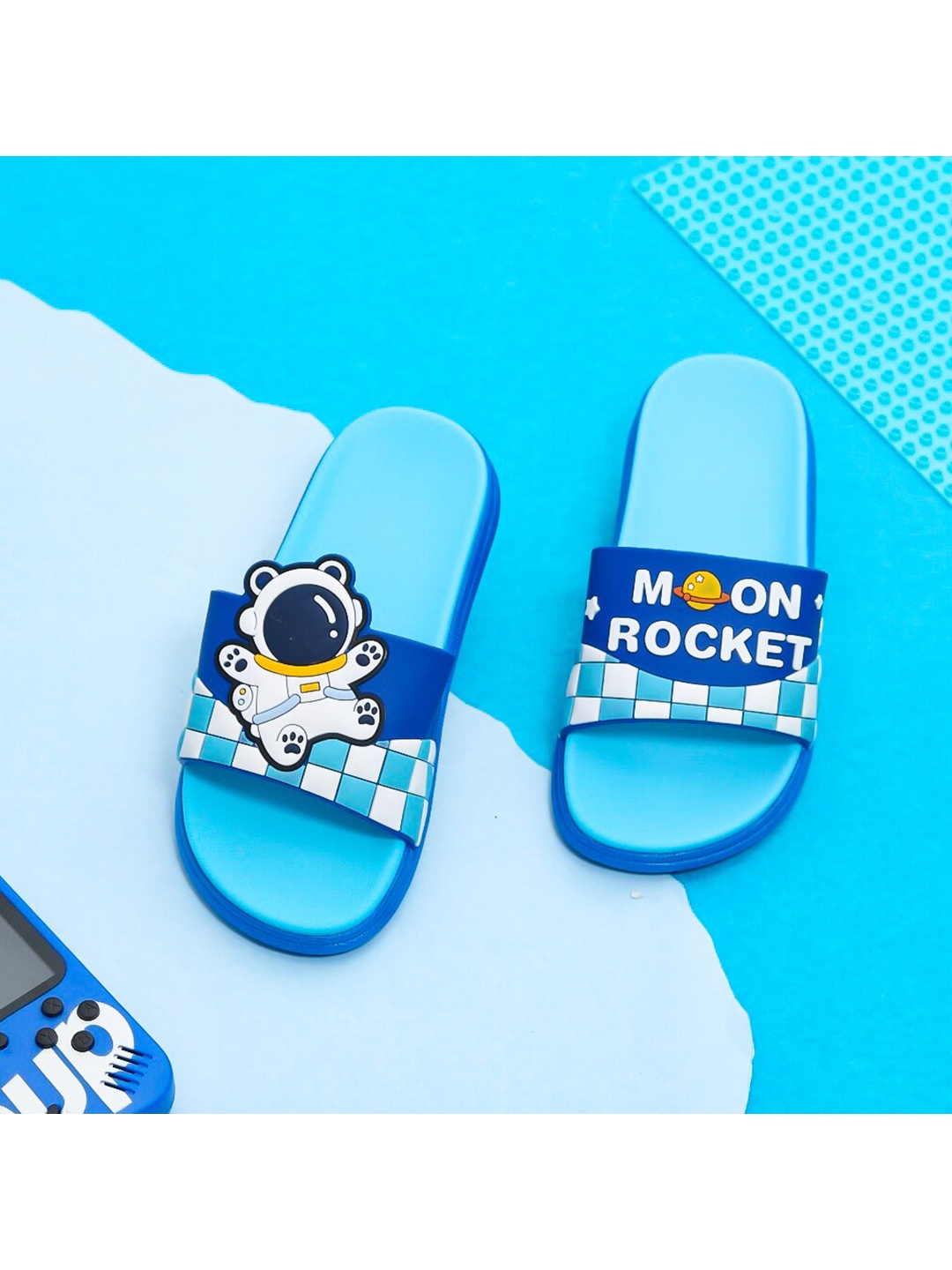 

Yellow Bee Boys Blue & White Printed Rubber Sliders