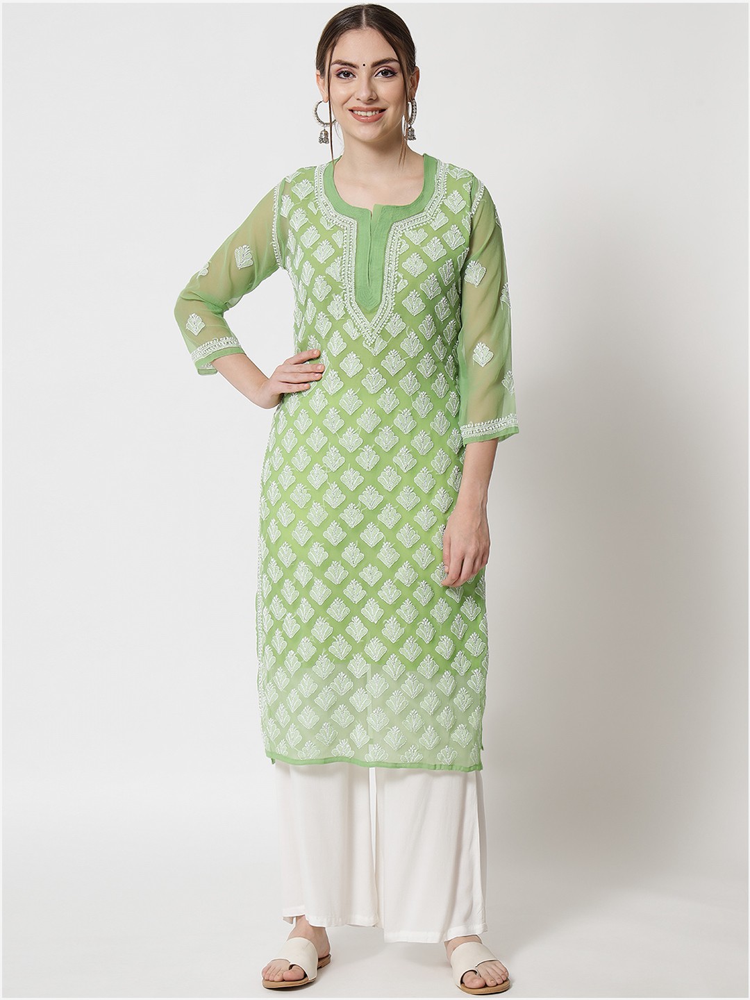

PARAMOUNT CHIKAN Women Green Floral Embroidered Chikankari Georgette Kurta