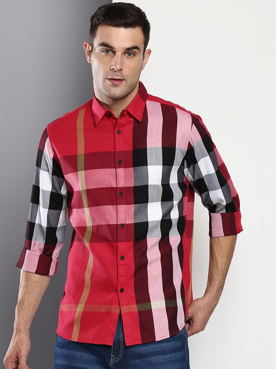

Dennis Lingo Men Red Slim Fit Checked 100% Cotton Casual Shirt