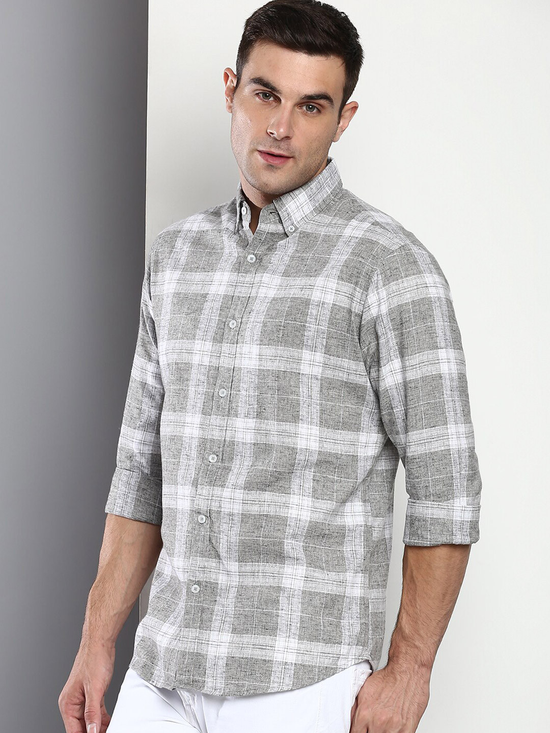 

Dennis Lingo Men Grey & White Slim Fit Tartan Checked Cotton Linen Casual Shirt