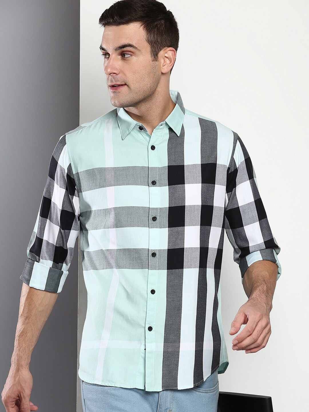 

Dennis Lingo Men Blue & Black Slim Fit Checked Pure Cotton Casual Shirt