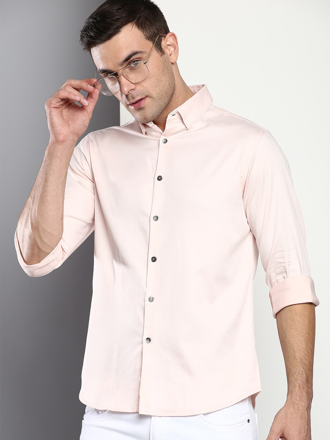 

Dennis Lingo Men Pink Slim Fit Solid Satin Casual Shirt