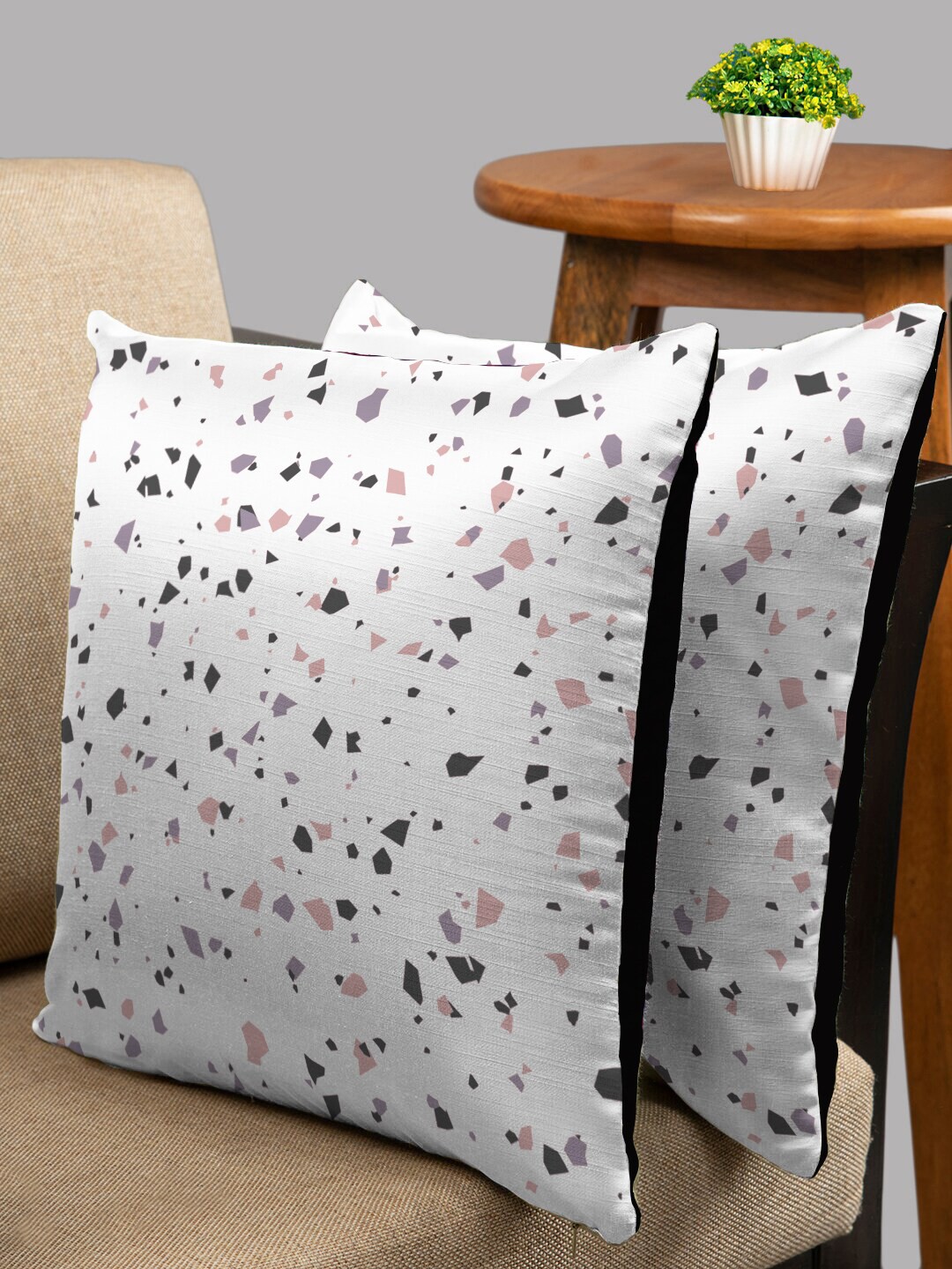 

HOUZZCODE White & Black Set of 2 Abstract Square Cushion Covers