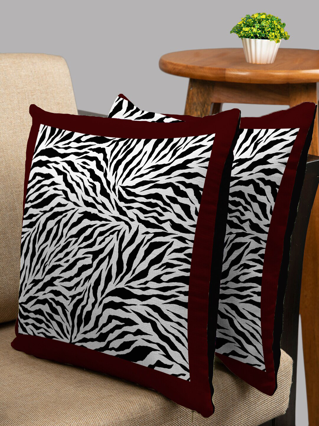 

HOUZZCODE Set of 2 Maroon & White Abstract Square Cushion Covers