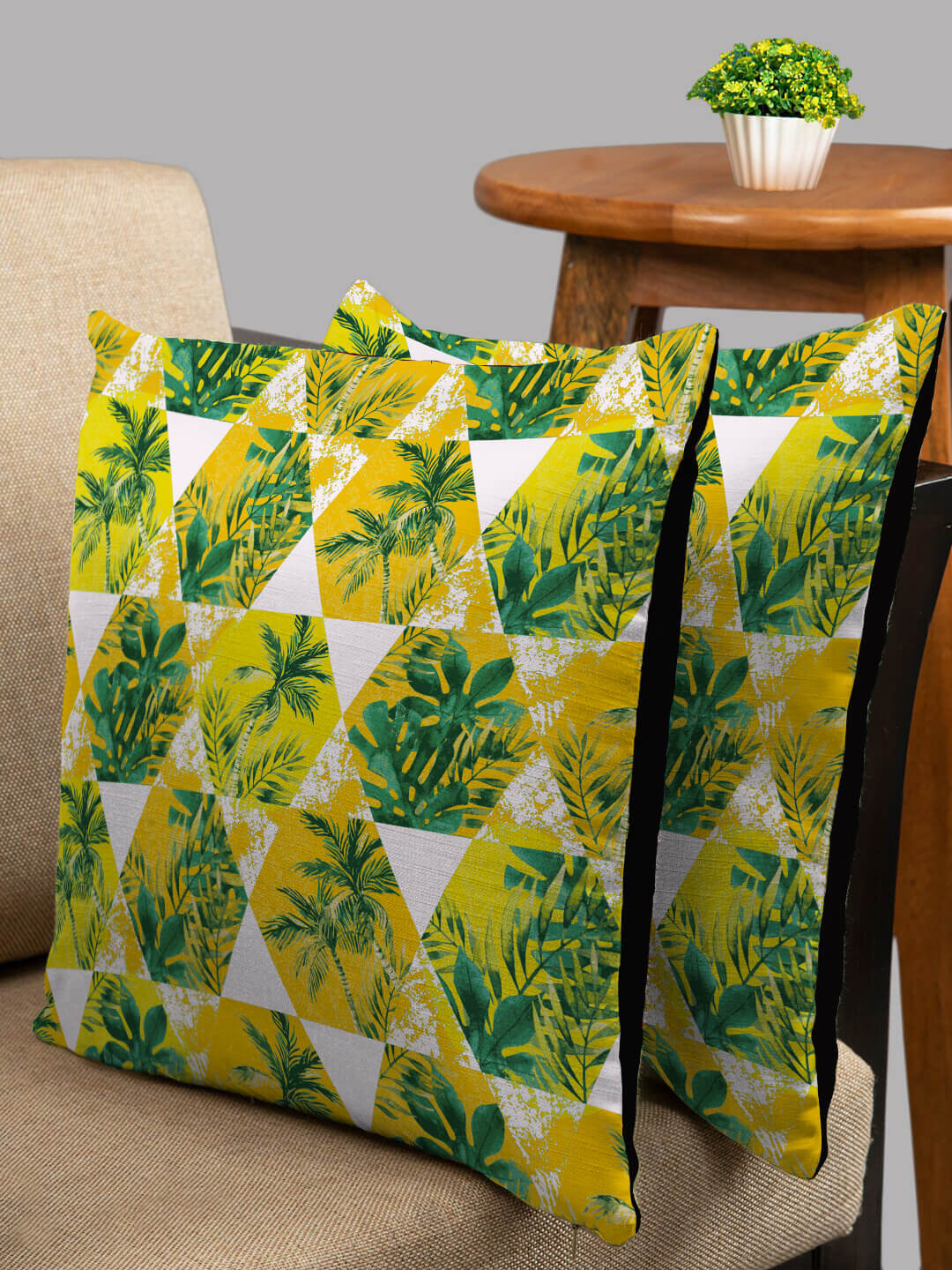

HOUZZCODE Green & White Set of 2 Floral Square Cushion Covers