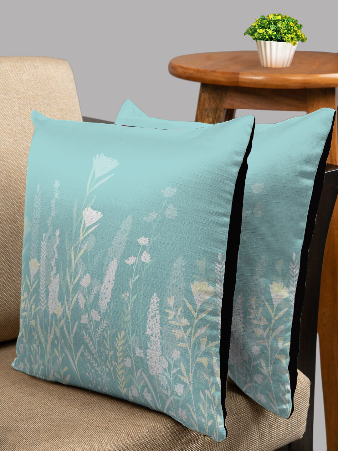 

HOUZZCODE Blue & Black Set of 2 Floral Square Cushion Covers