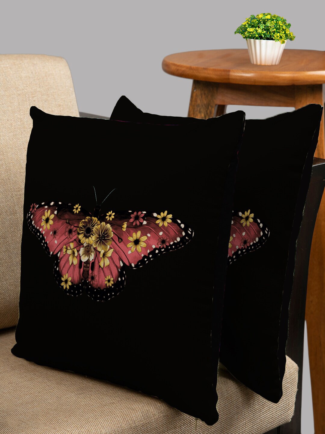 

HOUZZCODE Set of 2 Black & Pink Floral Square Cushion Covers