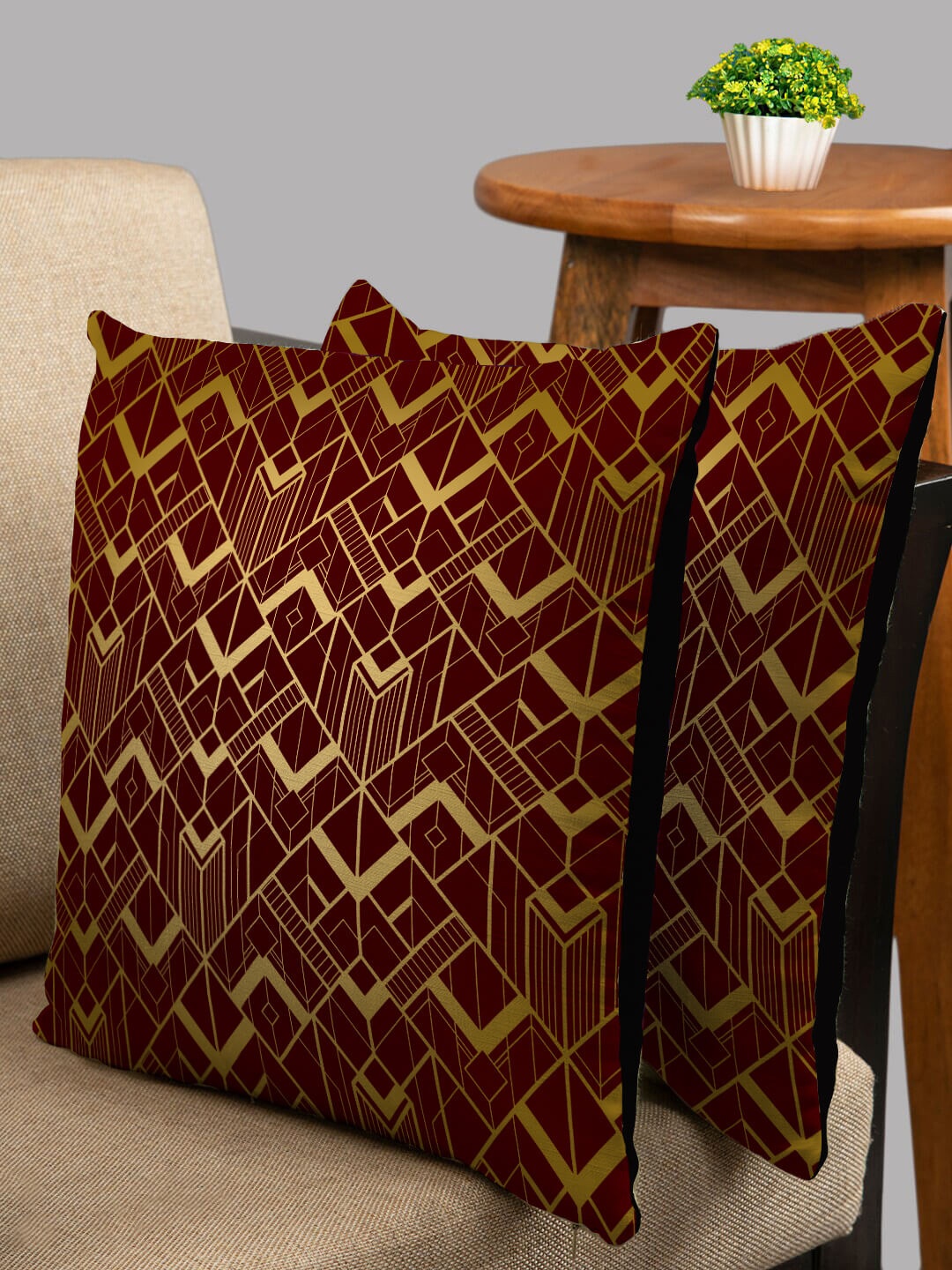 

HOUZZCODE Set of 2 Maroon & Black Geometric Square Cushion Covers