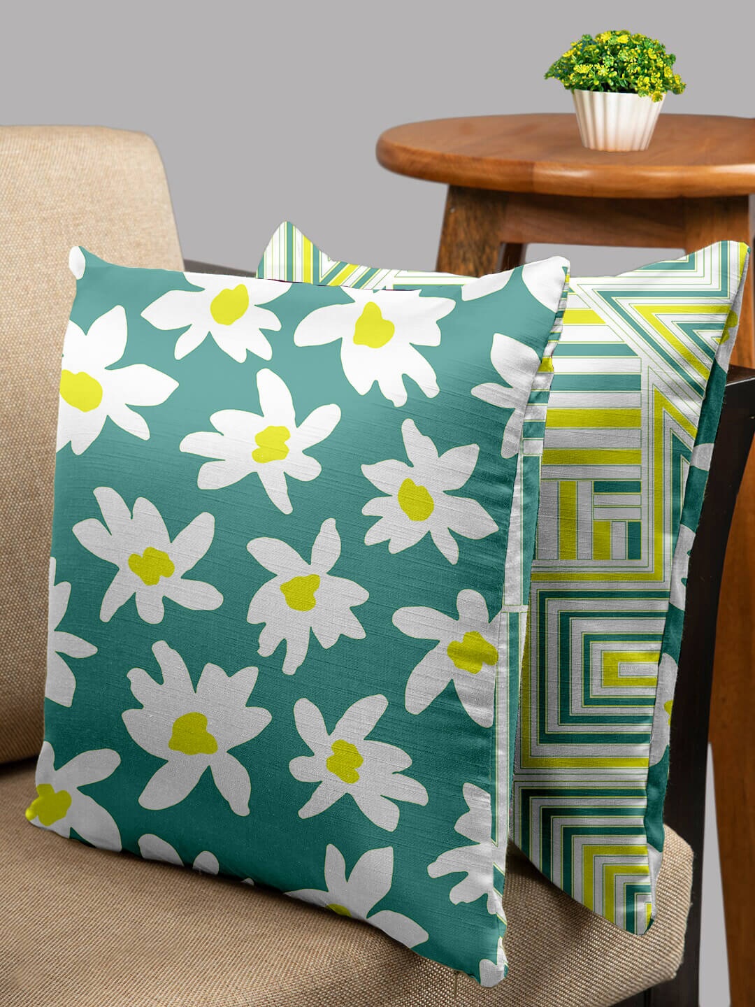 

HOUZZCODE Green & White Set of 2 Floral Square Cushion Covers