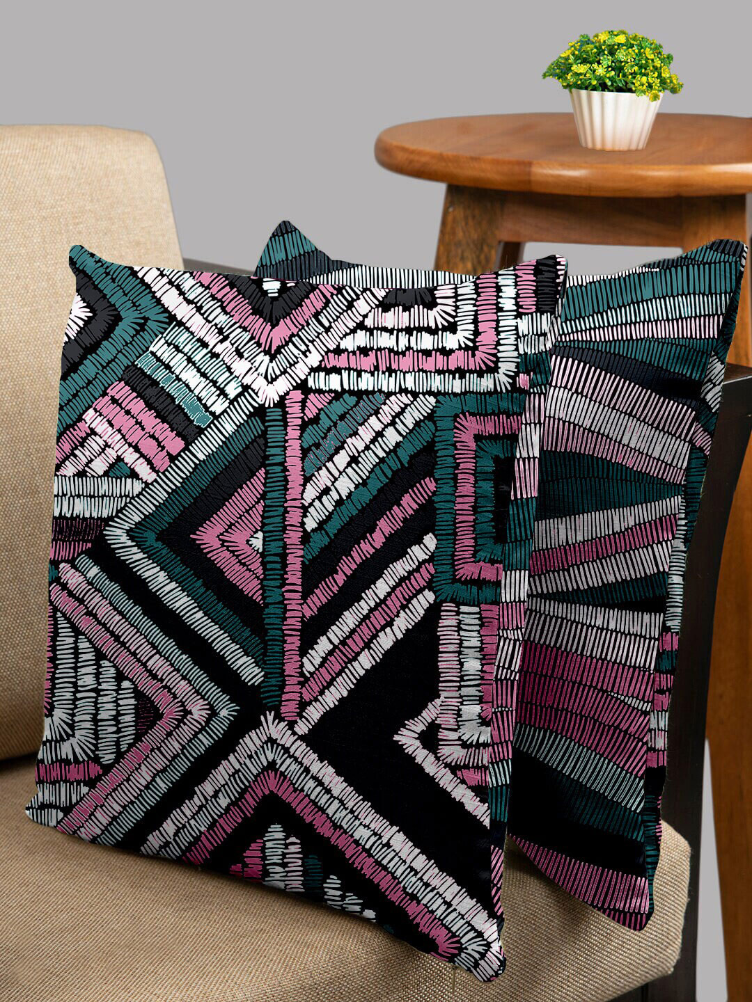 

HOUZZCODE Black & Pink Set of 2 Geometric Square Cushion Covers