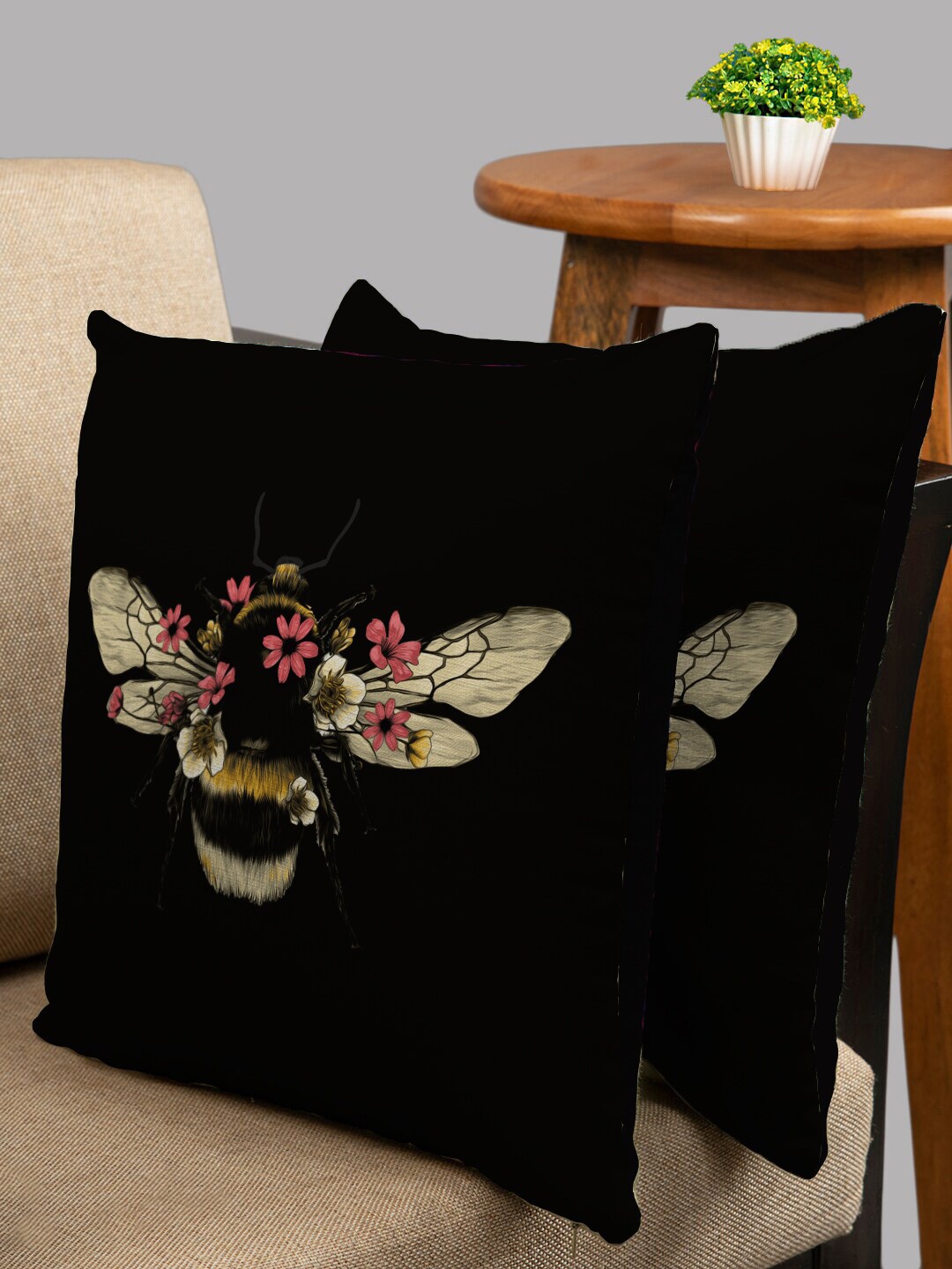 

HOUZZCODE Black & Beige Set of 2 Floral Square Cushion Covers