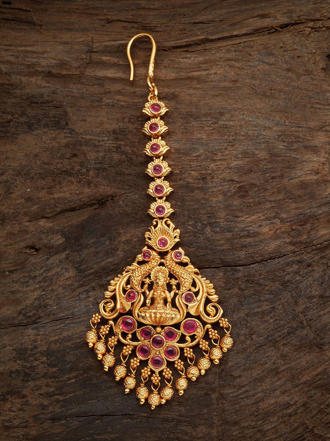 

Kushal's Fashion Jewellery Women Red & Gold-Toned Embellished Maang Tikka