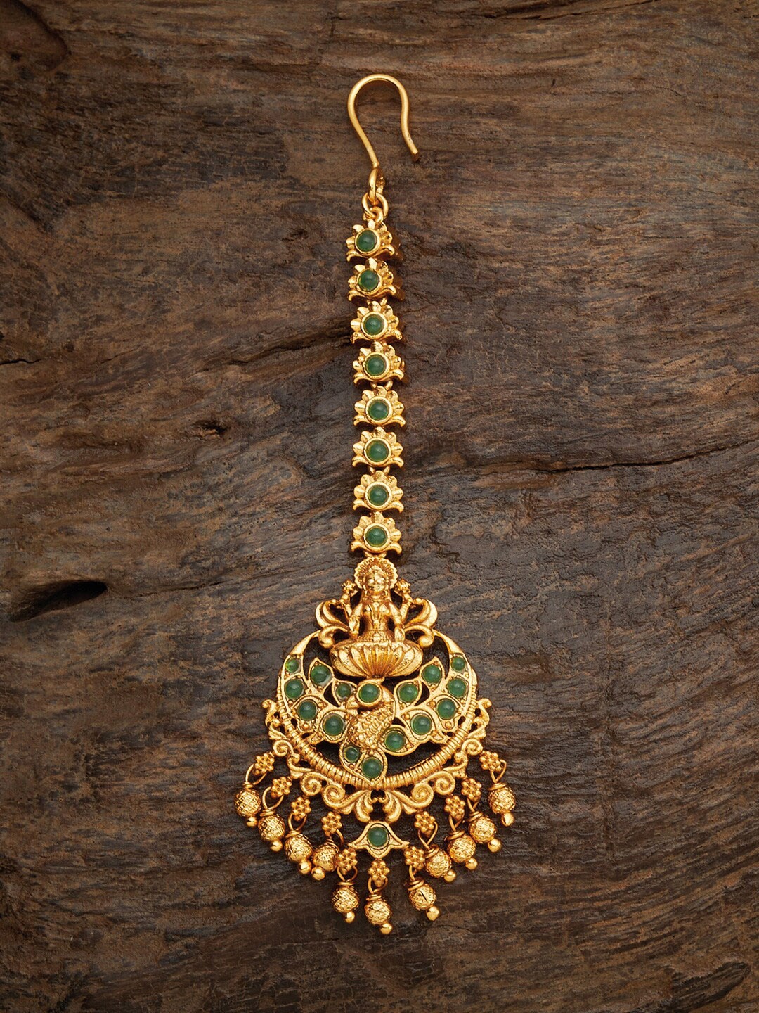 

Kushal's Fashion Jewellery Women Gold-Toned & Green Embellished Maangtikka