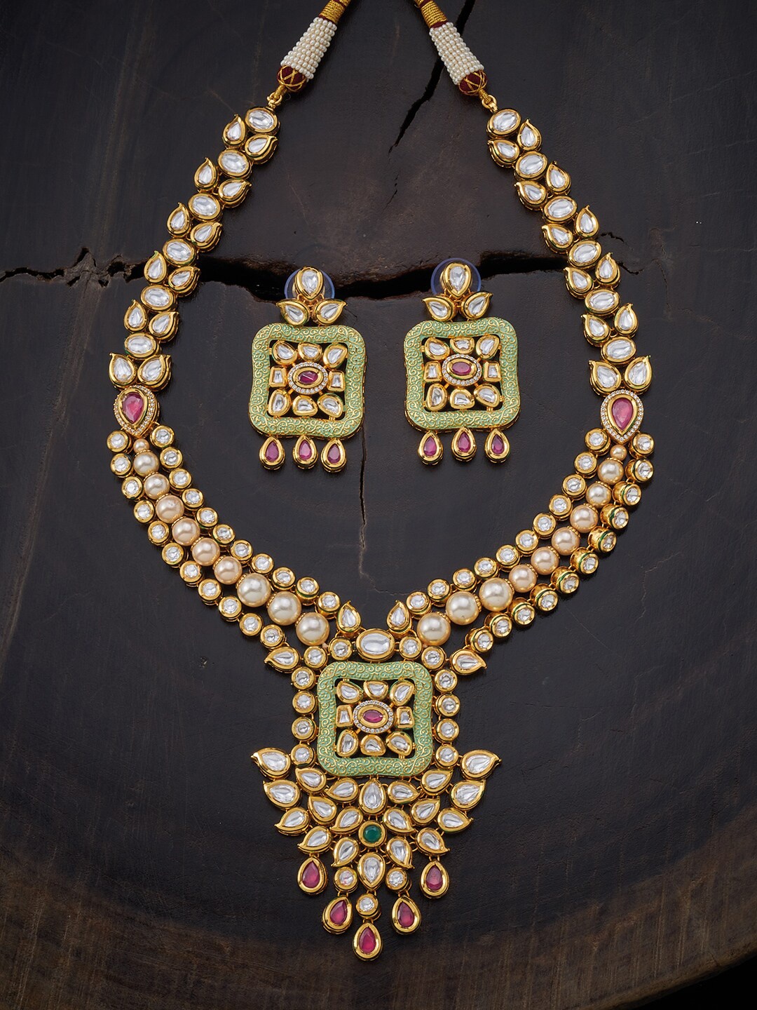 

Kushal's Fashion Jewellery Red & Green Gold-Plated Vilandi Jewellery Set
