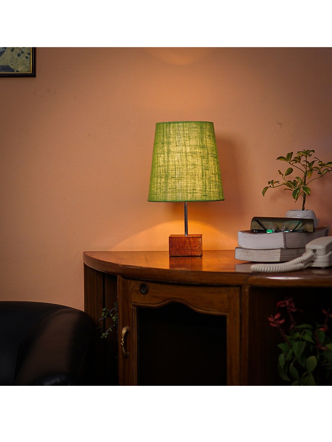 

Pinecraft INTERNATIONAL Green Table Lamp With Shade