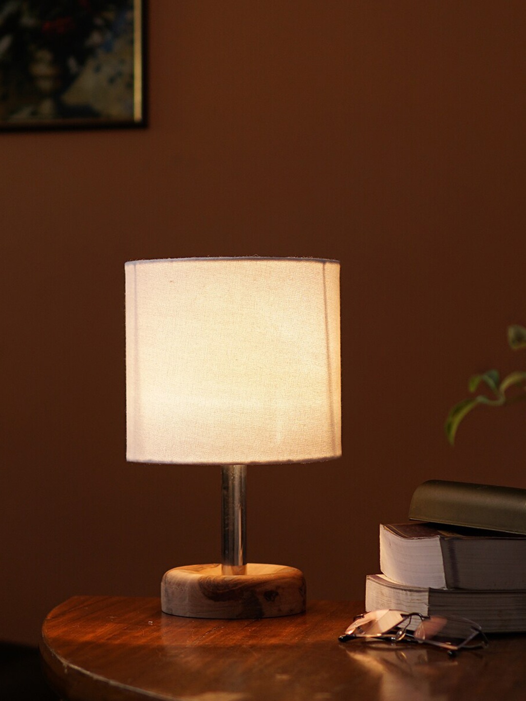 

Pinecraft INTERNATIONAL White Edra Table Lamp With Cylinder Shade