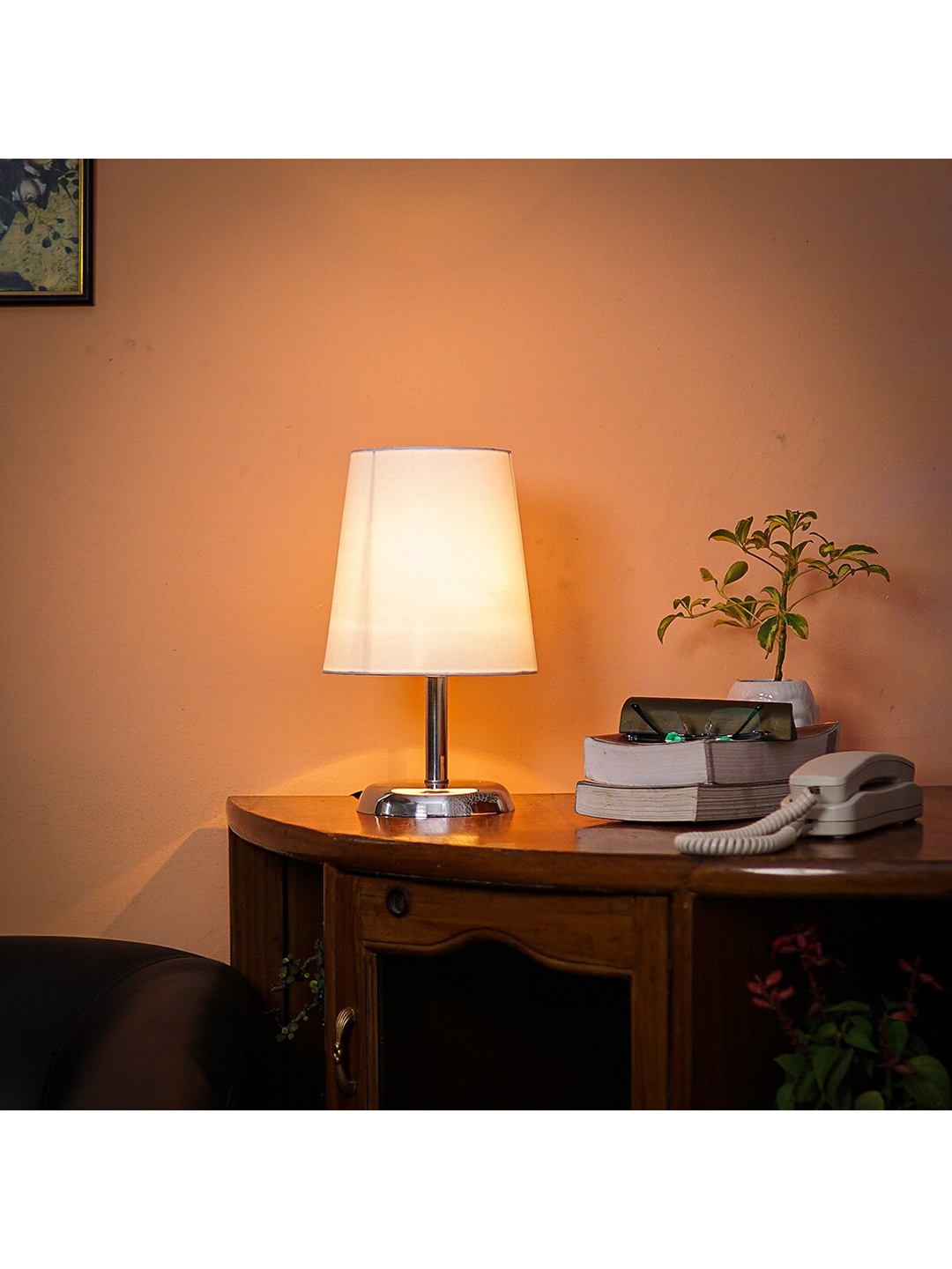 

Pinecraft INTERNATIONAL White Levi Table Lamp with White Shade
