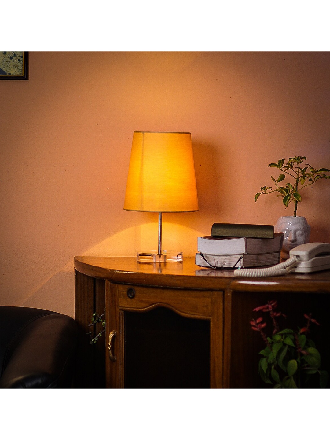 

Pinecraft INTERNATIONAL Transparent & Yellow Table Lamp with Shade