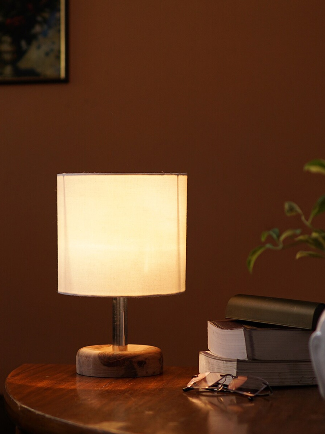 

Pinecraft INTERNATIONAL Brown & Off White Edra Table Lamp With Shade