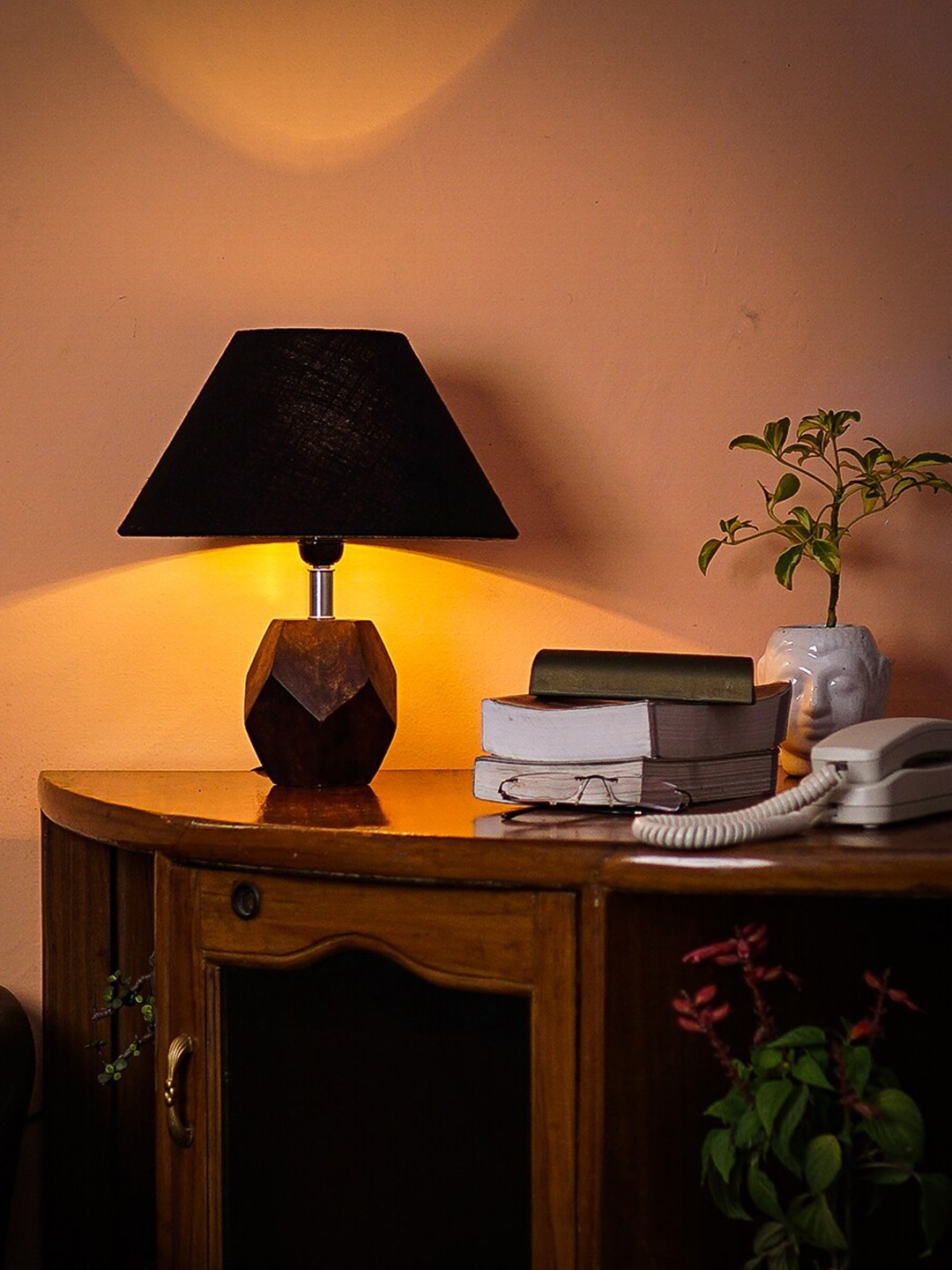 

Pinecraft INTERNATIONAL Brown & Black Sefinn Table Lamp With Shade