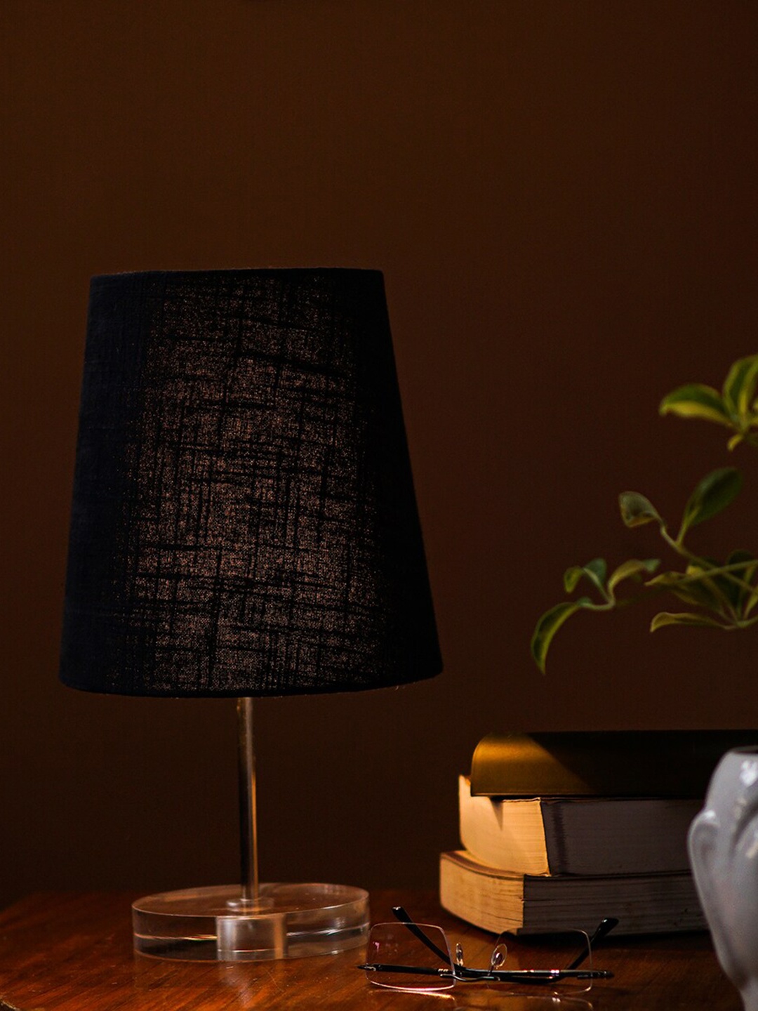 

Pinecraft INTERNATIONAL Black Table Lamp with Shade